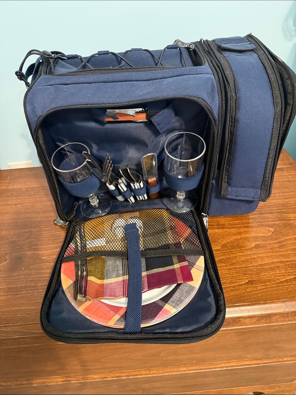 Portable Navy Picnic Cooler Tote with Tableware Set